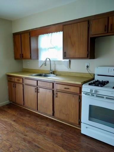 property at 274 Lake Shore Dr