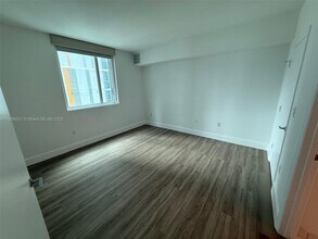 55 SE 6th St, Unit 1902 in Miami, FL - Building Photo - Building Photo