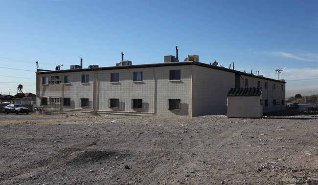 3636 Bishop Ct in El Paso, TX - Foto de edificio - Building Photo