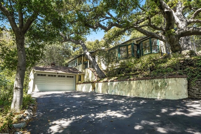 property at 7503 Willow Glen Rd