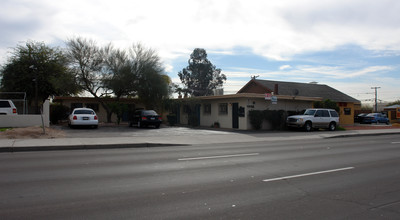 1115 N Scottsdale Rd in Tempe, AZ - Building Photo - Building Photo