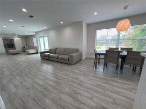 1405 N 46th Ave in Hollywood, FL - Building Photo - Building Photo