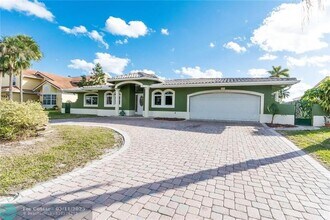2732 NE 10th St in Pompano Beach, FL - Building Photo - Building Photo