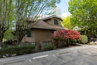 14007-14058 NE 181 St in Woodinville, WA - Foto de edificio - Building Photo