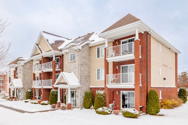 407 Don-Quichotte Boul in L'Île-Perrot, QC - Building Photo - Primary Photo