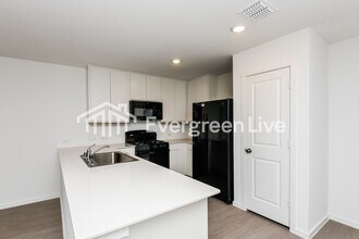 10708 Dusty Rnch Rd in Fort Worth, TX - Building Photo - Building Photo