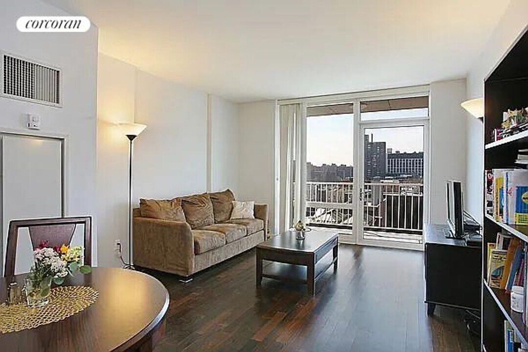 340 E 23rd St in New York, NY - Building Photo