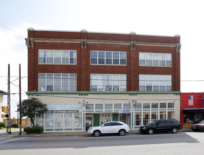 Travis Lofts in Sherman, TX - Foto de edificio - Building Photo