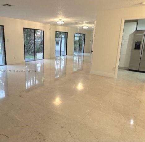 330 188th St in Sunny Isles Beach, FL - Foto de edificio - Building Photo