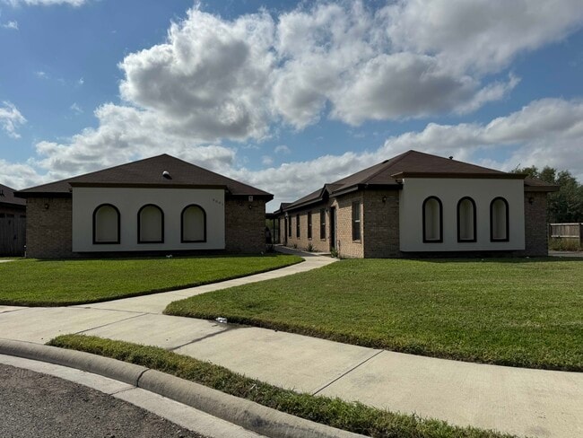 property at 3005 Diamondhead Ave