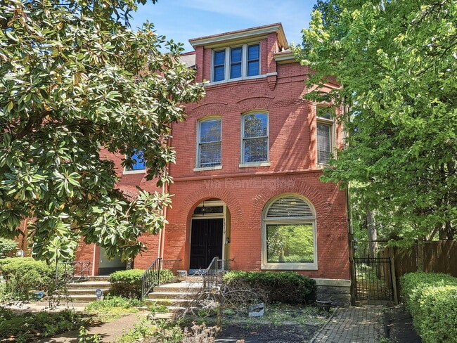 property at 1319 S 2nd St