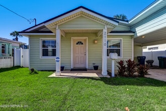 2110 3rd St in Neptune Beach, FL - Building Photo - Building Photo