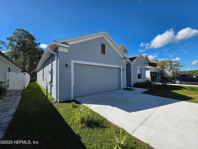 3233 Crocus Ln in Green Cove Springs, FL - Building Photo - Building Photo
