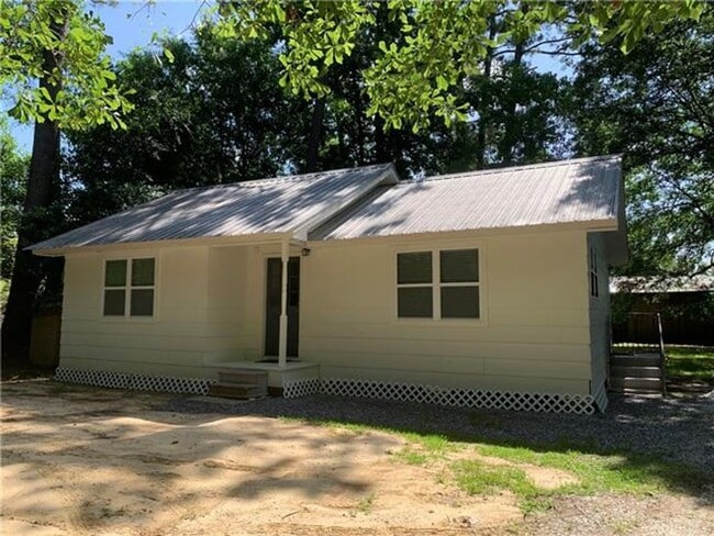 property at 1904 Grace Dr