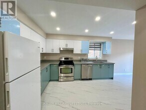 182 Rossmore Ct in London, ON - Building Photo - Building Photo