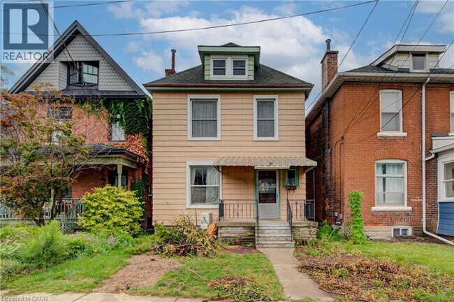 property at 24 Hunt St