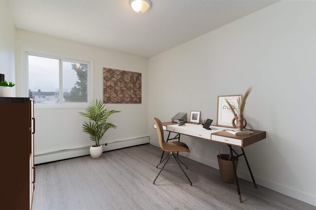 Greentree Village in Edmonton, AB - Building Photo - Building Photo