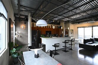 4801 S Congress Ave in Austin, TX - Building Photo - Building Photo