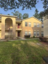 2880 Club Cortile Cir in Kissimmee, FL - Building Photo