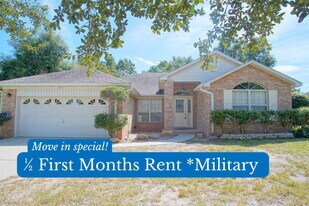 5947 Grandview Dr in Milton, FL - Building Photo