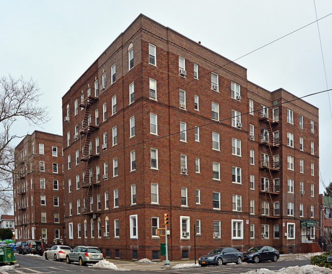 2195 E 22nd St in Brooklyn, NY - Foto de edificio - Building Photo