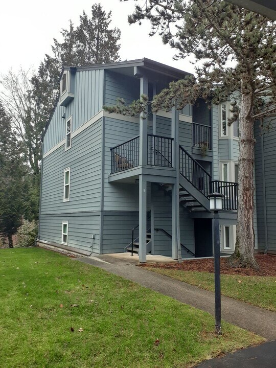 11103 NE 124th Ln in Kirkland, WA - Building Photo