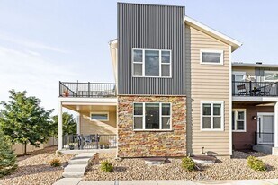 799 Robert St in Longmont, CO - Building Photo