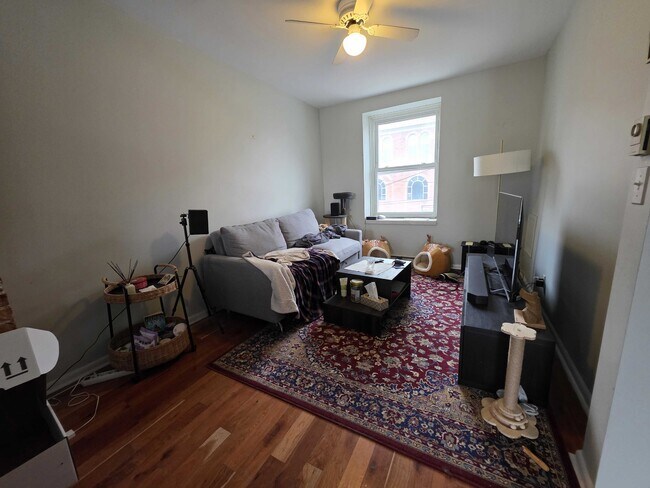 81 Queen St in Kingston, ON - Building Photo - Building Photo