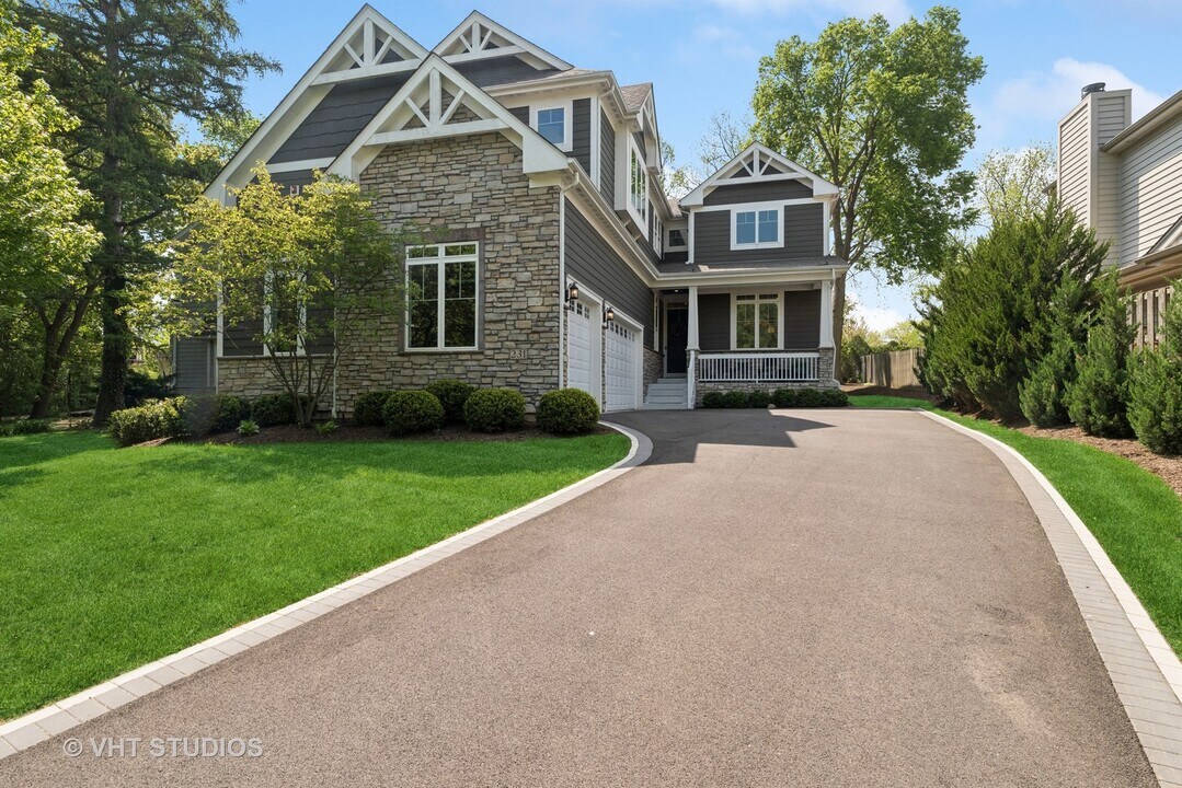 231 Walnut St in Libertyville, IL - Building Photo