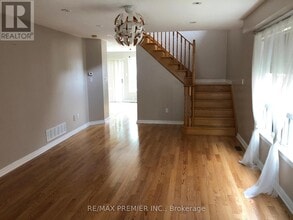 26 Lucerne Dr in Vaughan, ON - Building Photo - Building Photo