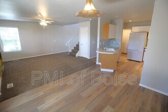 5801 N Cobbler Ln in Boise, ID - Building Photo - Building Photo