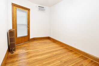 5615 N Winthrop Ave, Unit 1F in Chicago, IL - Foto de edificio - Building Photo