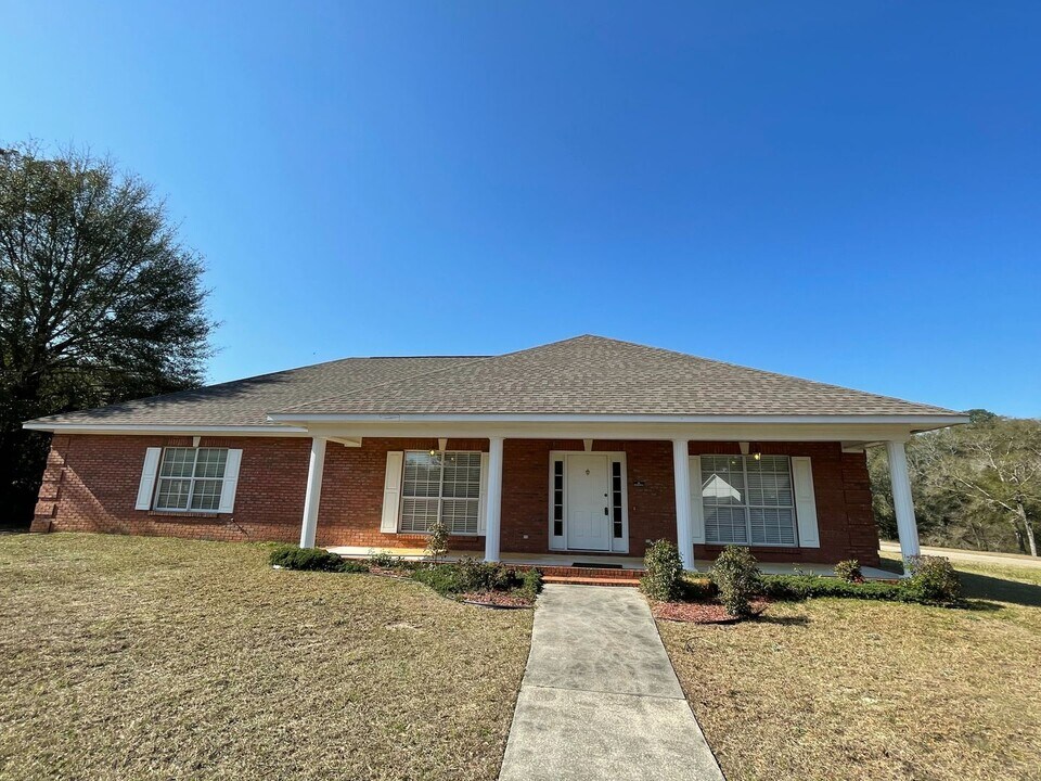 25 Spearhead Dr in Enterprise, AL - Building Photo