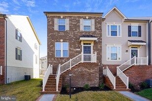 18187 Red Mulberry Rd in Dumfries, VA - Building Photo