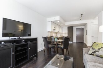 8 Buchanan St, Unit 403 in San Francisco, CA - Building Photo - Building Photo
