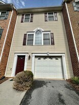 1394 Verdant Spring Ln in Harrisonburg, VA - Building Photo
