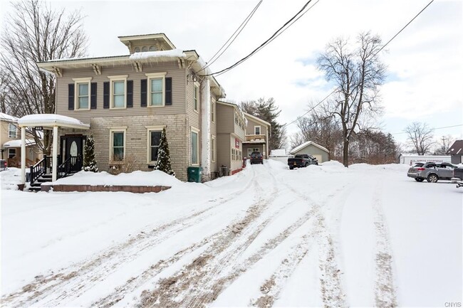 652 S Main St in Central Square, NY - Building Photo - Building Photo