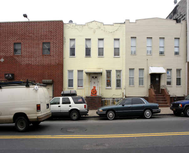 764 39th St in Brooklyn, NY - Foto de edificio - Building Photo