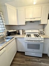 6026 Barton Ave in Los Angeles, CA - Foto de edificio - Building Photo