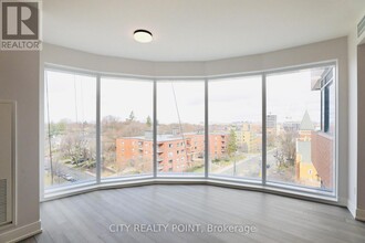2525-2525 Bathurst St in Toronto, ON - Building Photo - Building Photo