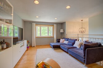 1410 Concord Ln in Schaumburg, IL - Building Photo - Building Photo