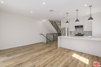 815 N June St in Los Angeles, CA - Building Photo - Building Photo