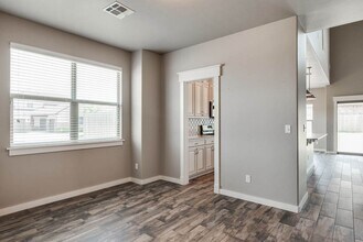 11408 NW 104th St in Yukon, OK - Building Photo - Building Photo