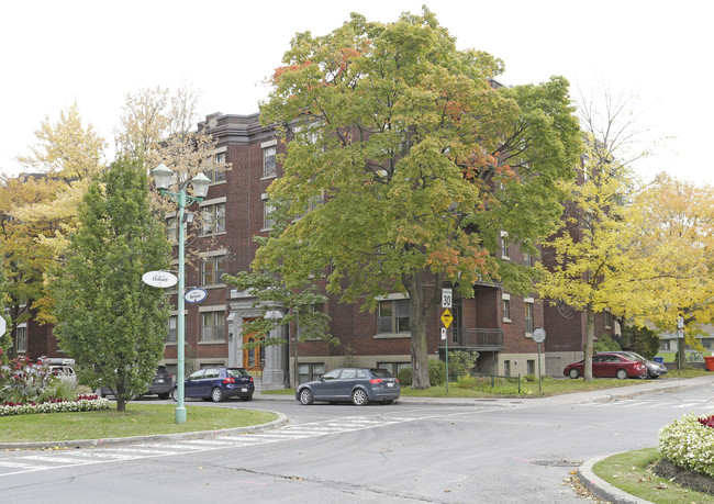 1490 Bernard in Montréal, QC - Building Photo - Primary Photo