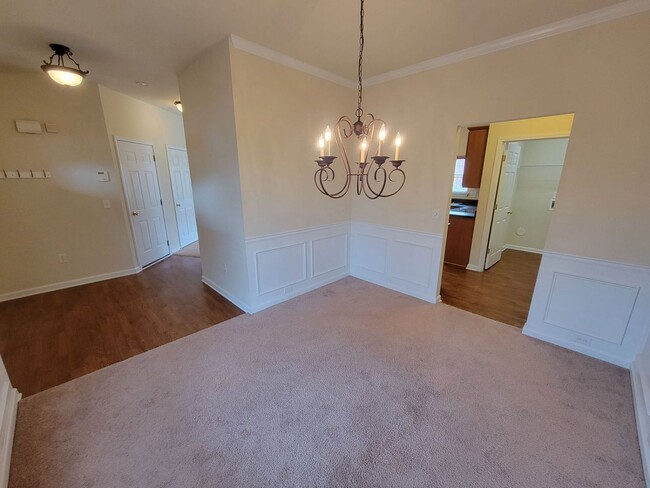 204 Chartwell Dr in Greer, SC - Building Photo - Building Photo