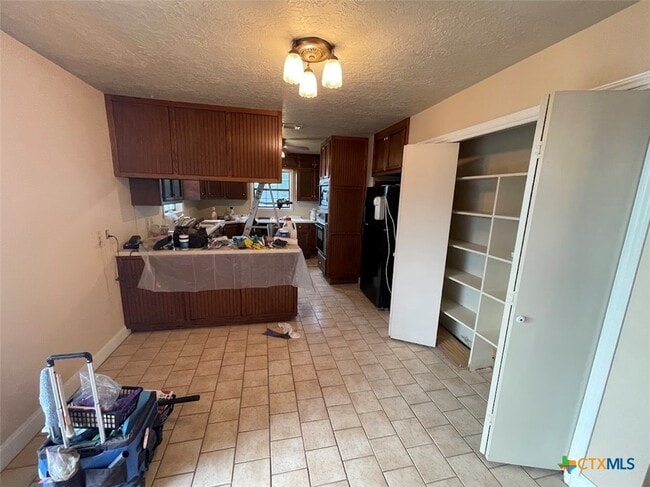 property at 406 Flintstone Dr