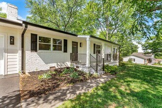 221 Medford Rd in Knoxville, TN - Building Photo - Building Photo