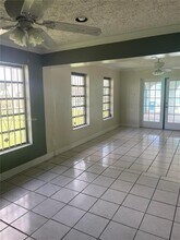 3241 NW 154th Terrace in Opa Locka, FL - Foto de edificio - Building Photo