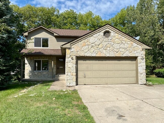 property at 6879 Oak Lake Dr