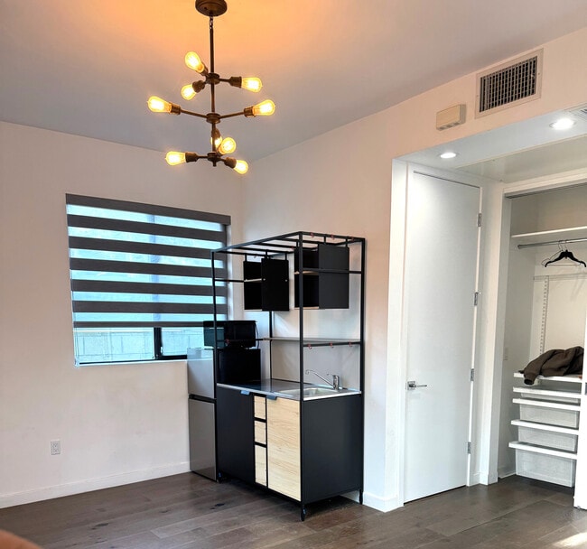 3116 Riversedge Ct. in Los Angeles, CA - Building Photo - Building Photo